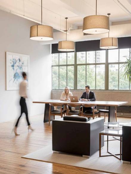 swvg-lawyers-client-meeting